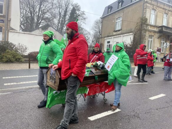 9e9df74c-45af-4dac-8e02-e16727d3c821